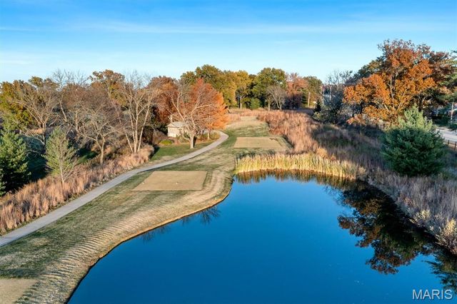78 Meadowbrook Country Club Estate, Ballwin, MO 63011