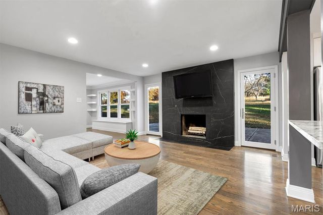 78 Meadowbrook Country Club Estate, Ballwin, MO 63011