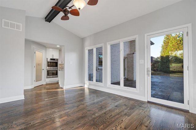 78 Meadowbrook Country Club Estate, Ballwin, MO 63011