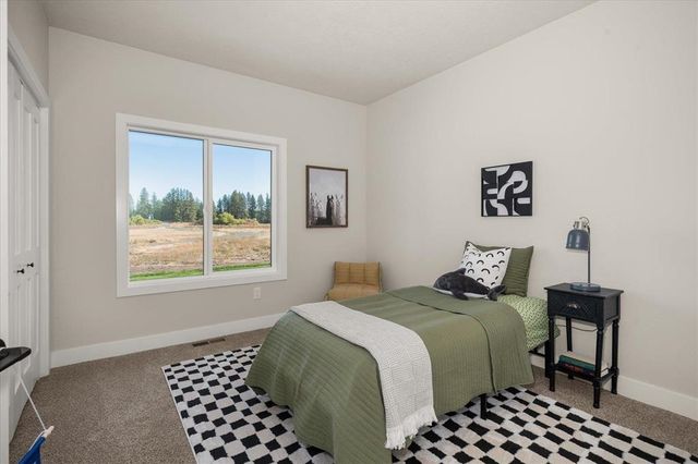429 S Dover Rd, Spokane, WA 99202