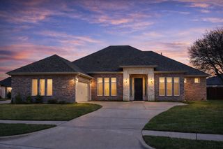 516 Midway Drive, Desoto, TX 75115
