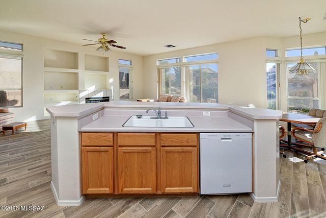 345 W Continental Vista Place, Green Valley, AZ 85614