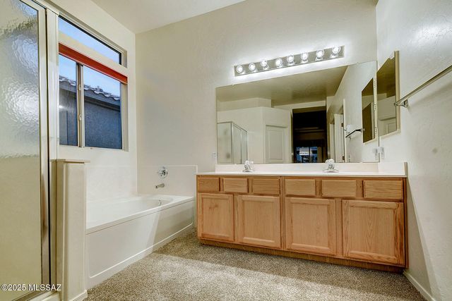 345 W Continental Vista Place, Green Valley, AZ 85614