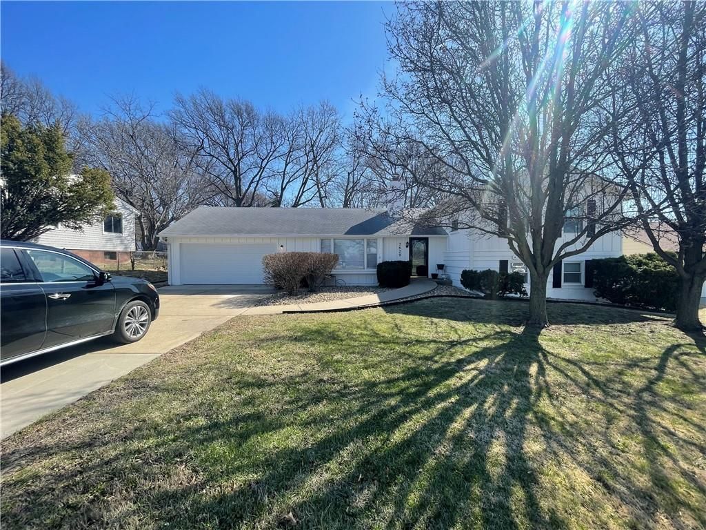 7629 Mission Road, Prairie Village, KS 66208
