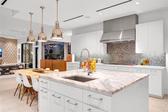 2608 Barbara Lane, West University Place, TX 77005