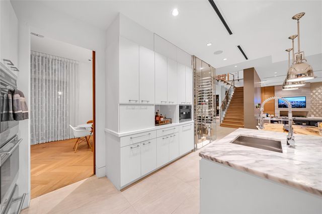 2608 Barbara Lane, West University Place, TX 77005