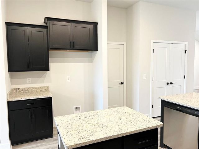 1542 Riparian Way E, Mobile, AL 36695