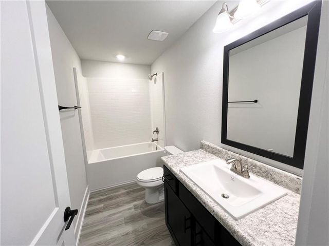1542 Riparian Way E, Mobile, AL 36695