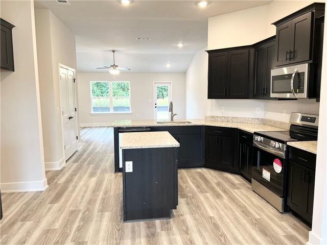1542 Riparian Way E, Mobile, AL 36695