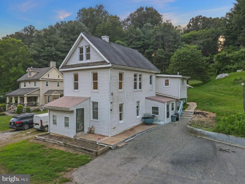 20 RAILROAD AVE, Gaither, MD 21784