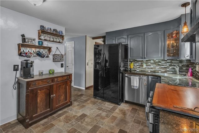 23 Villa Maria Rd, West Seneca, NY 14224