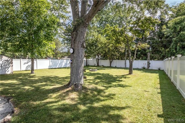 23 Villa Maria Rd, West Seneca, NY 14224
