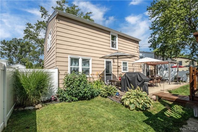 23 Villa Maria Rd, West Seneca, NY 14224