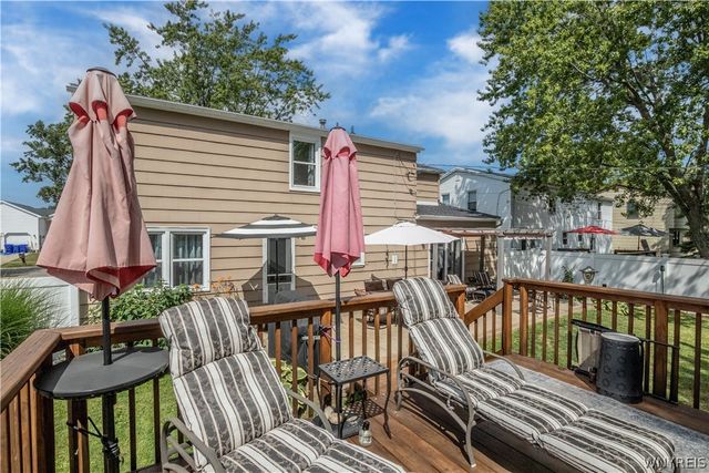 23 Villa Maria Rd, West Seneca, NY 14224