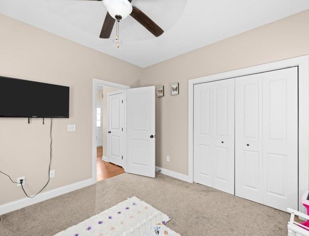 67 Cobblestone Lane, Le Claire, IA 52753