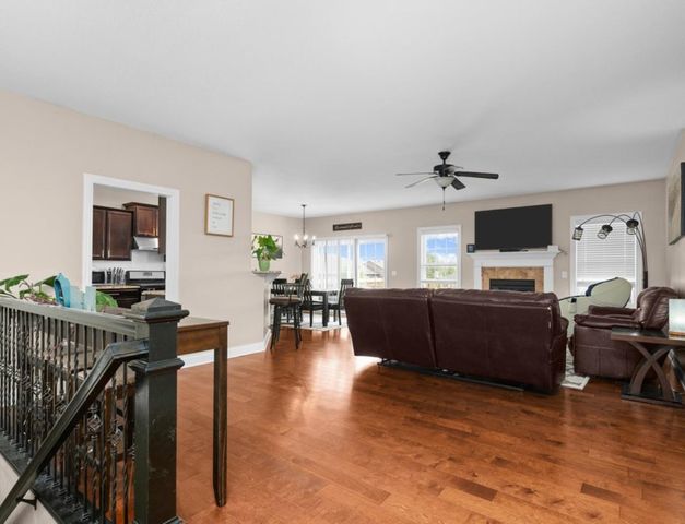 67 Cobblestone Lane, Le Claire, IA 52753