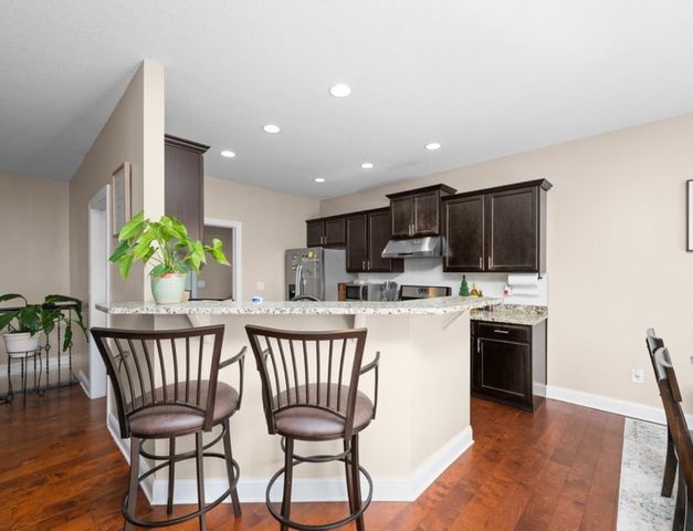 67 Cobblestone Lane, Le Claire, IA 52753