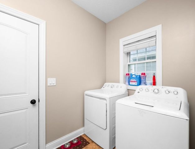 67 Cobblestone Lane, Le Claire, IA 52753