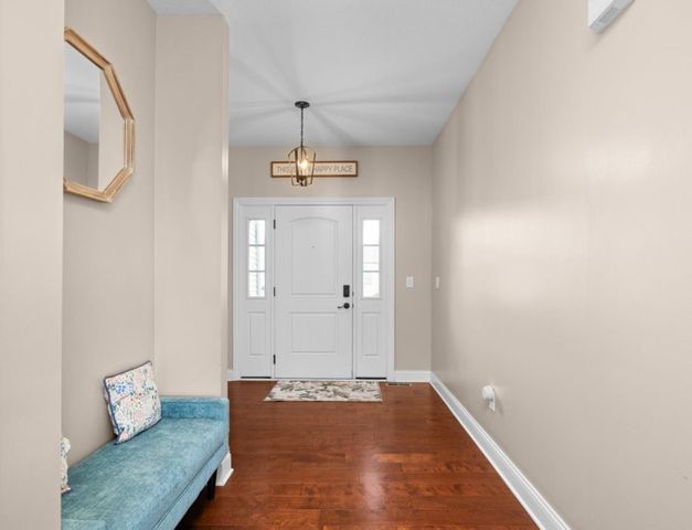 67 Cobblestone Lane, Le Claire, IA 52753