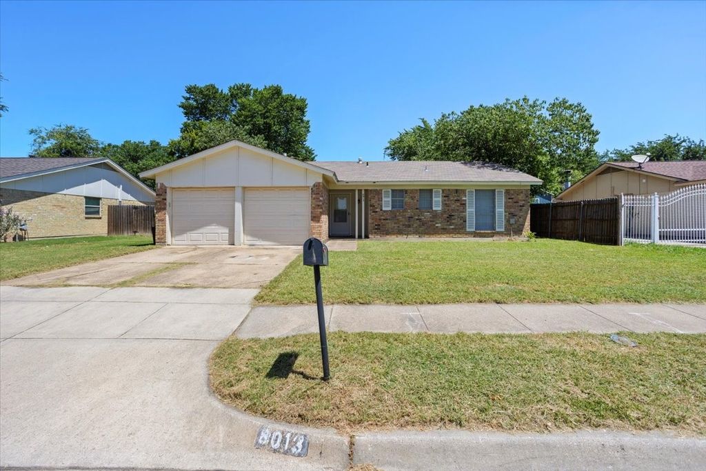 8013 Emerald Hills Way, North Richland Hills, TX 76180
