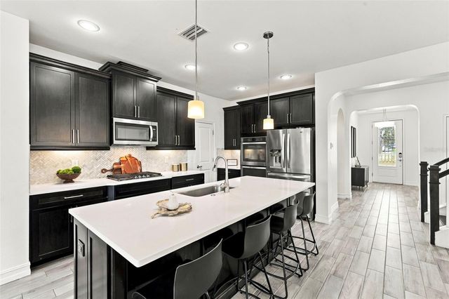 28907 REVARO LANE, Wesley Chapel, FL 33543