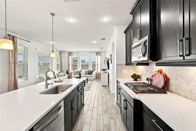 28907 REVARO LANE, Wesley Chapel, FL 33543