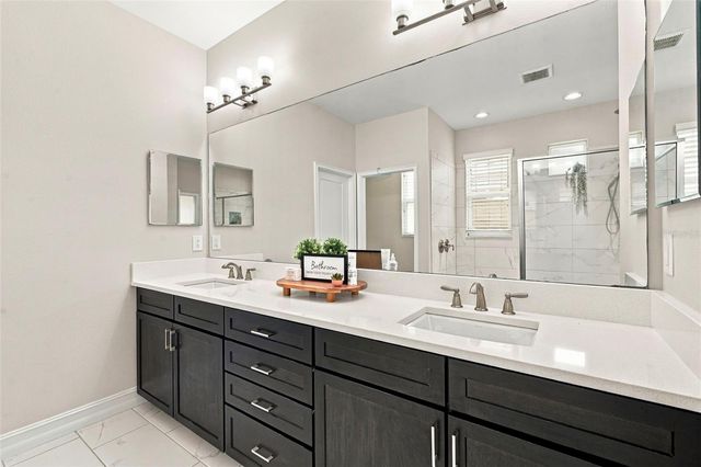 28907 REVARO LANE, Wesley Chapel, FL 33543