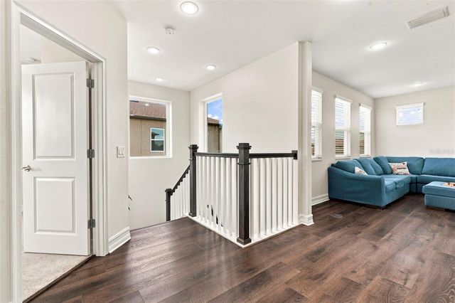 28907 REVARO LANE, Wesley Chapel, FL 33543