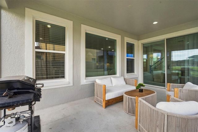 28907 REVARO LANE, Wesley Chapel, FL 33543