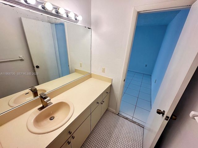 1990 W 56th St 1203, Hialeah, FL 33012