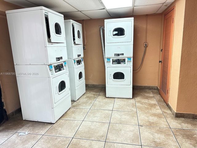 1990 W 56th St 1203, Hialeah, FL 33012