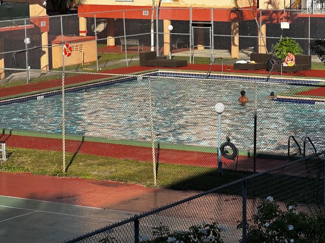 1990 W 56th St 1203, Hialeah, FL 33012