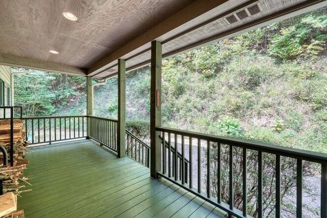 296 Caddis Trail, Hayesville, NC 28904