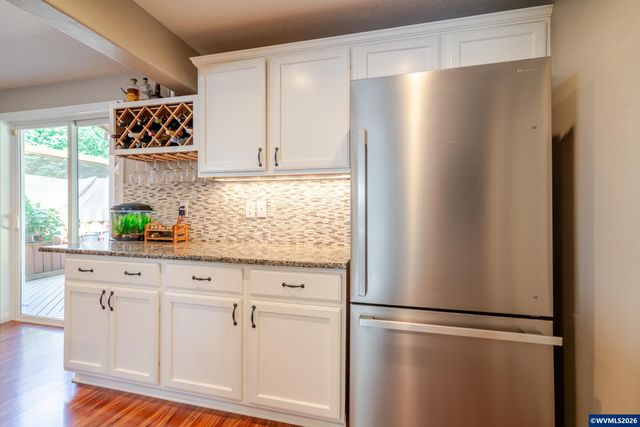647 NE Autumn Ridge Dr, Mcminnville, OR 97128