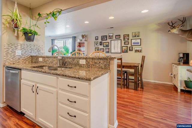 647 NE Autumn Ridge Dr, Mcminnville, OR 97128