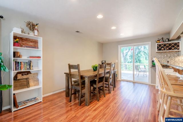 647 NE Autumn Ridge Dr, Mcminnville, OR 97128