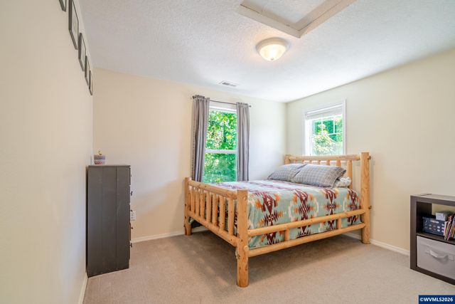 647 NE Autumn Ridge Dr, Mcminnville, OR 97128