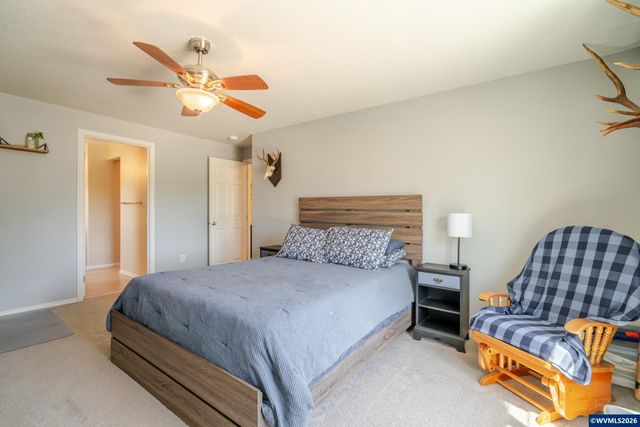 647 NE Autumn Ridge Dr, Mcminnville, OR 97128
