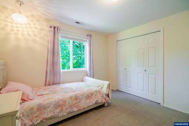 647 NE Autumn Ridge Dr, Mcminnville, OR 97128