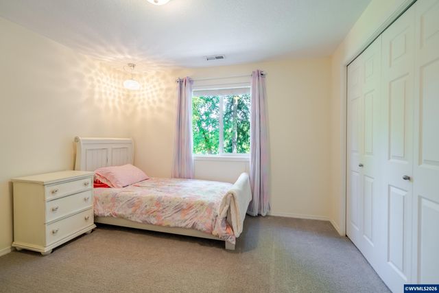 647 NE Autumn Ridge Dr, Mcminnville, OR 97128