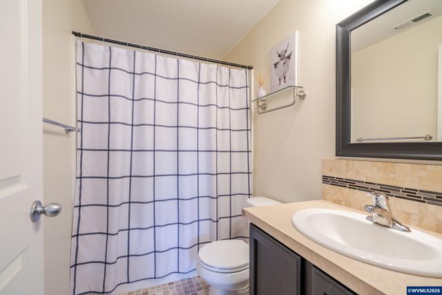 647 NE Autumn Ridge Dr, Mcminnville, OR 97128