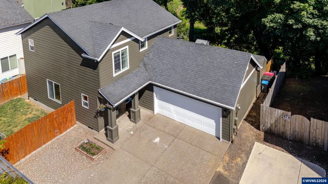 647 NE Autumn Ridge Dr, Mcminnville, OR 97128