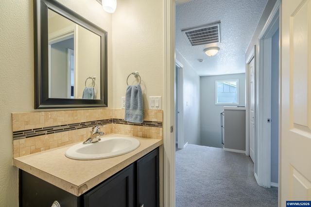 647 NE Autumn Ridge Dr, Mcminnville, OR 97128