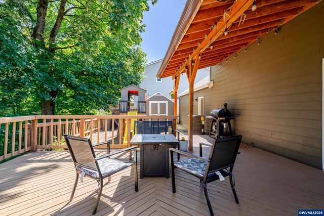 647 NE Autumn Ridge Dr, Mcminnville, OR 97128