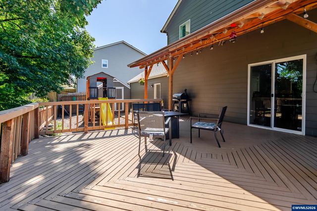 647 NE Autumn Ridge Dr, Mcminnville, OR 97128