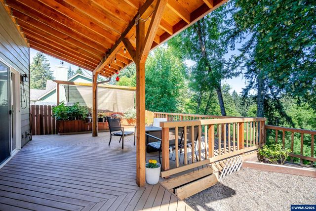 647 NE Autumn Ridge Dr, Mcminnville, OR 97128