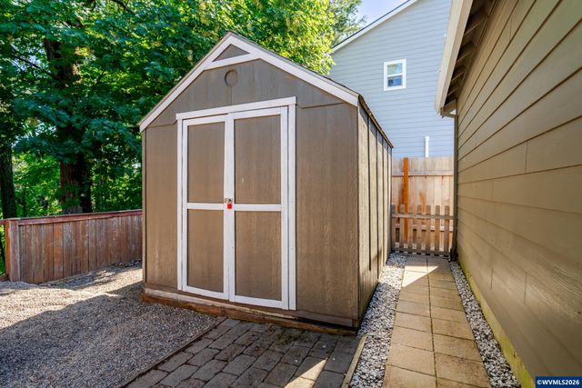 647 NE Autumn Ridge Dr, Mcminnville, OR 97128