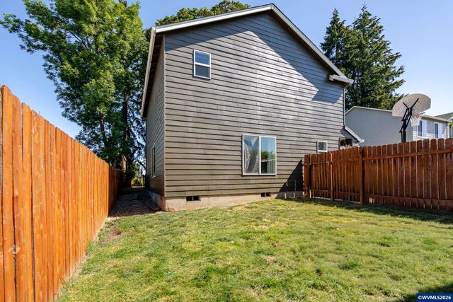 647 NE Autumn Ridge Dr, Mcminnville, OR 97128