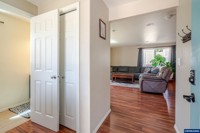 647 NE Autumn Ridge Dr, Mcminnville, OR 97128