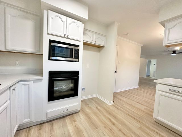 9539 Beverlyhill Street, Houston, TX 77063